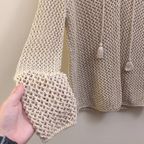 LOFT Women's Knitted Cream Sweater - Picture 4 of 5